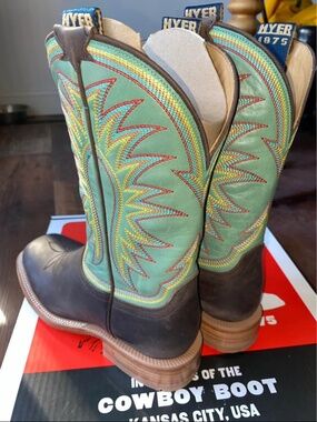 HYER Cowhide Women’s Springhill Boots Size 8.5